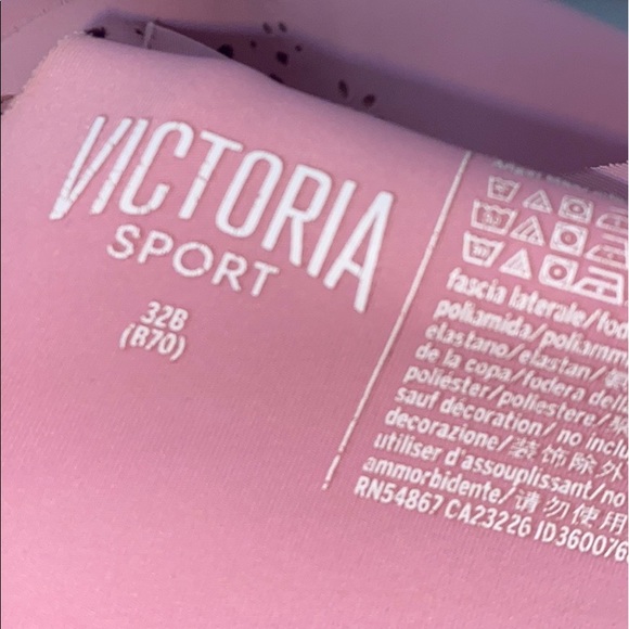 Bras - Picture 3 of 4